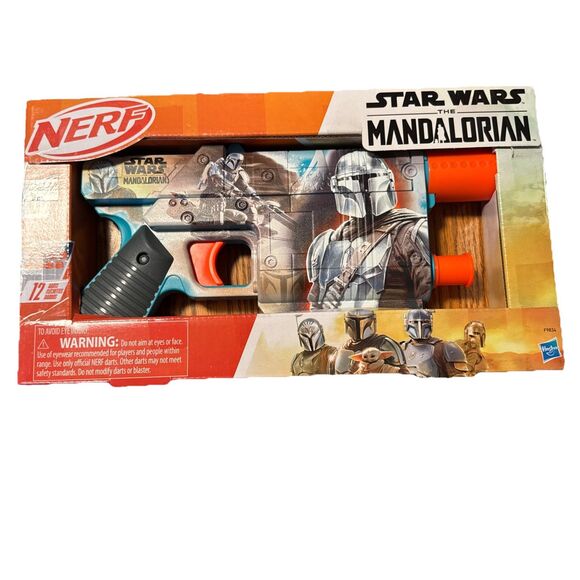 Star Wars The Mandalorian Dart Blaster 12 Elite Darts Kids Toys Outdoor Gift New - Picture 1 of 6